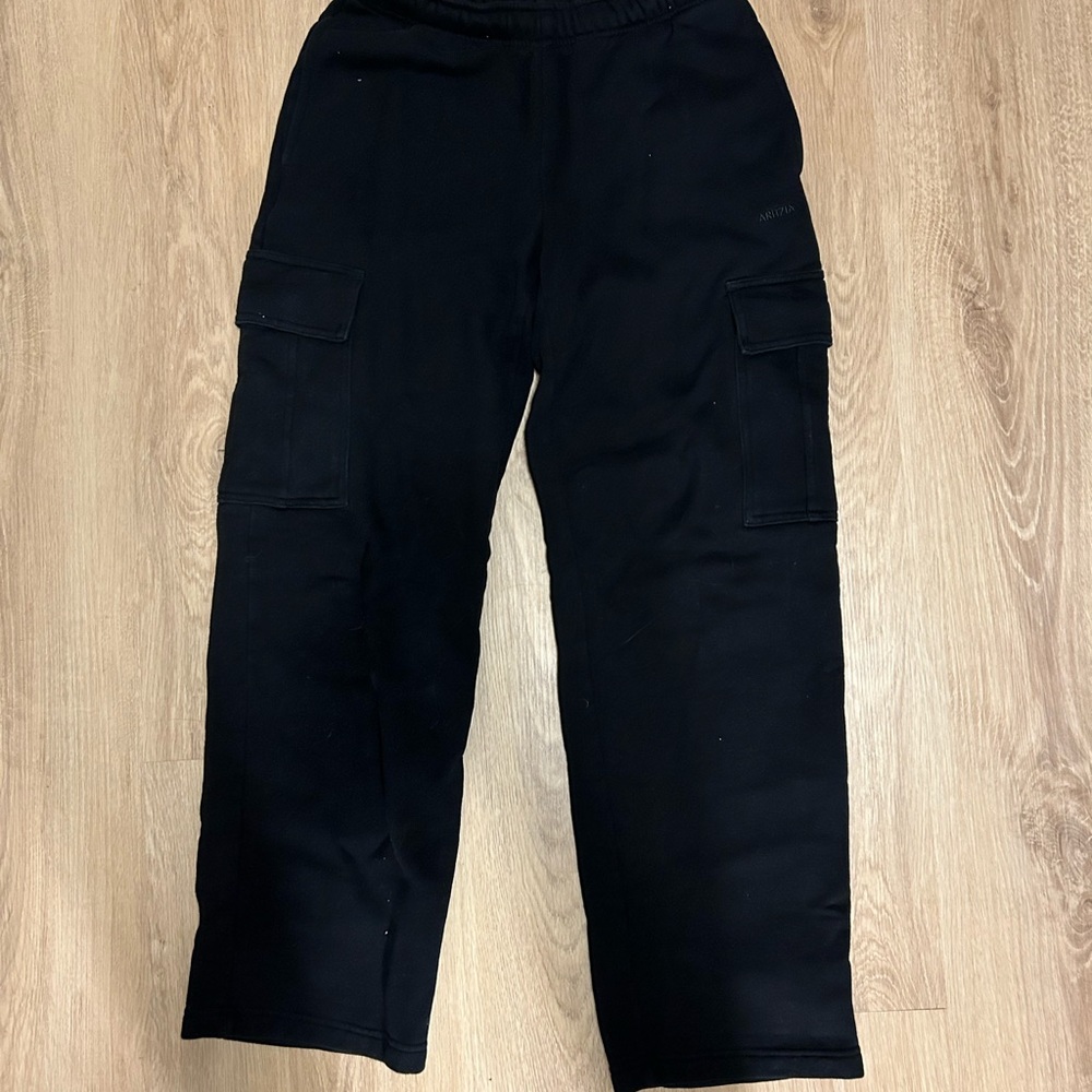 Aritzia Black Cozy Sweatfleece Mega Cargo Sweatpants